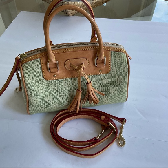 DOONEY & BOURKE PICNIC COLLECTION MINI TESSEL SATCHEL BAG. - Picture 3 of 10